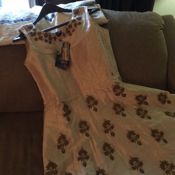 Salwar Suits - Picture 3 of 6